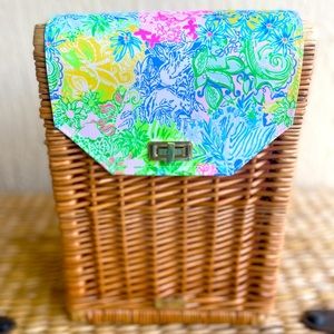 Lilly Pulitzer wine picnic basket 🍷